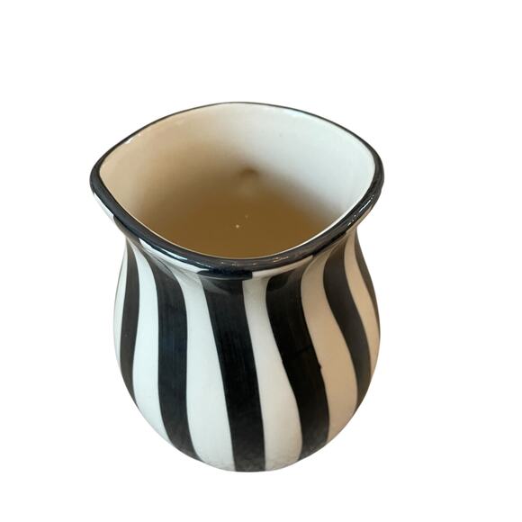 Hand Painted Striped Ceramic Pitcher 8in Made in India Black & Cream NEW - Picture 14 of 15